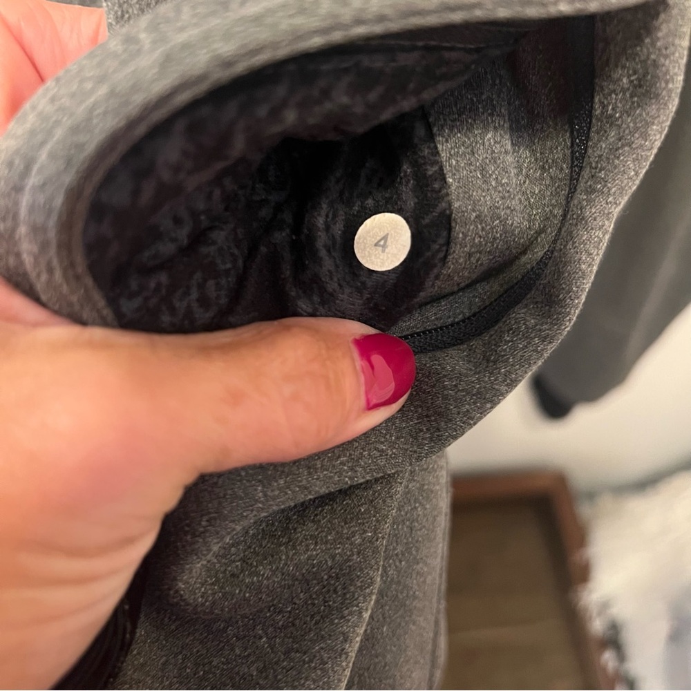 Lululemon Embark Softshell Waterproof Jacket Size 4 - Picture 6 of 9